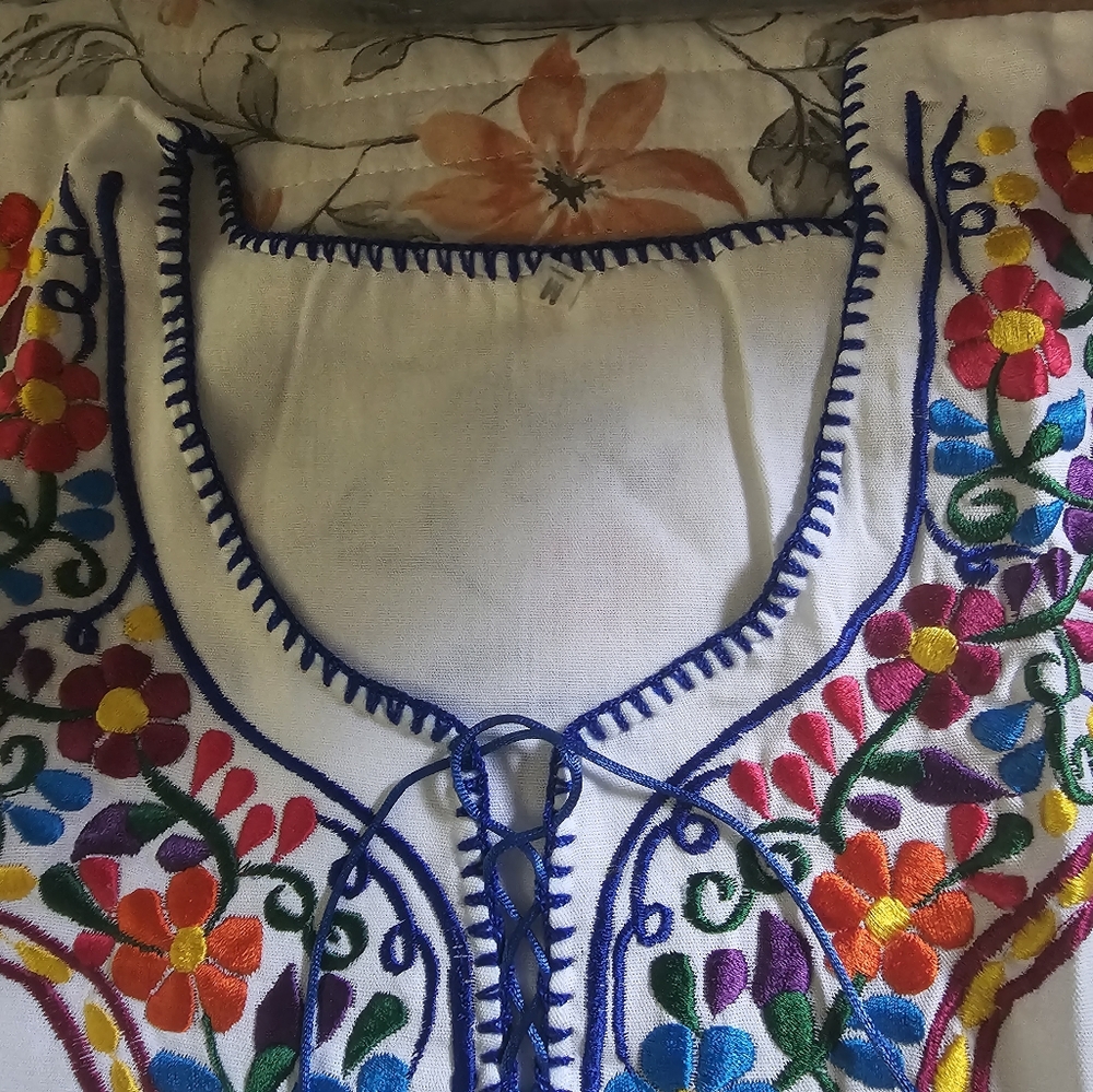 Colorful top - Picture 2 of 3
